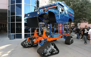 36570
